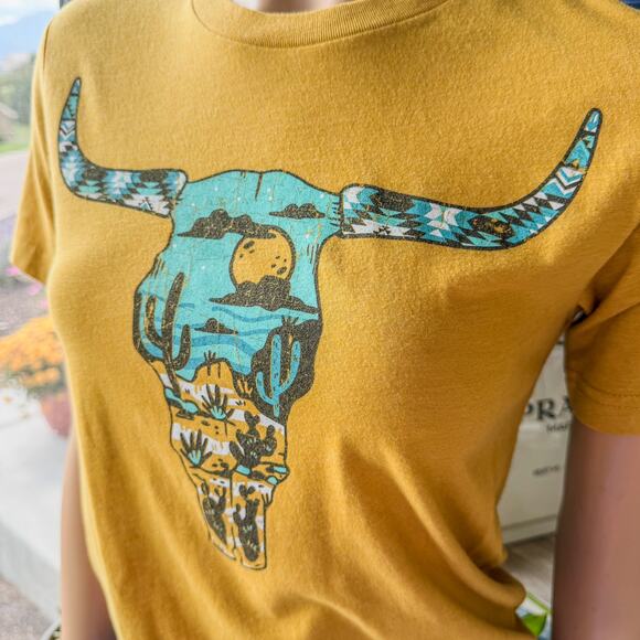 Rowdy Crowd Clothing, Sassy Skull Short Sleeve Southwestern Tee, Women's Small - Picture 7 of 7